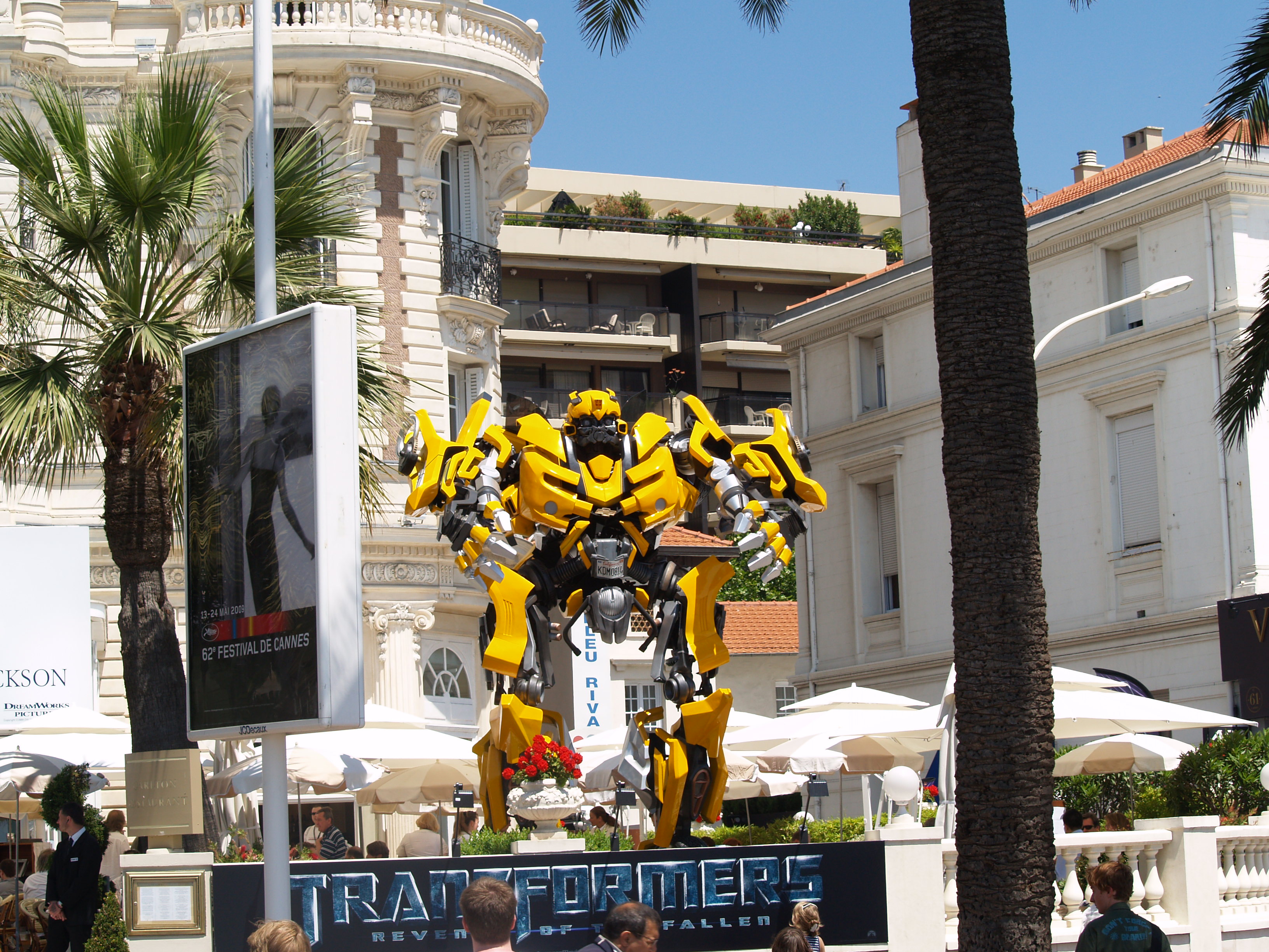 Larger than Life 'Bumble Bee ' in front of the Carlton. :)